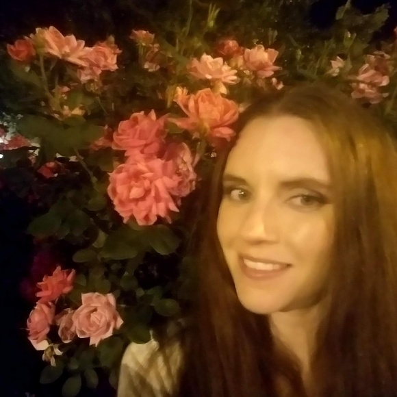 Meet your Posher, Melanie - Picture 2 of 2